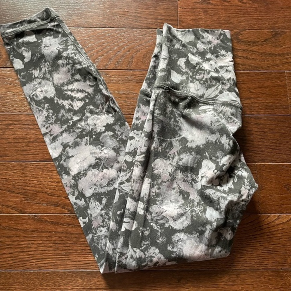 lululemon athletica Gray and White Patterned Leggings